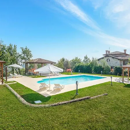 Apartment Rosa 3 *